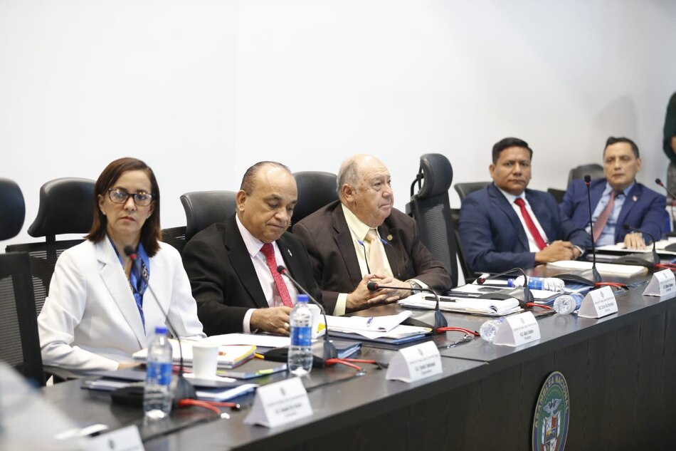 Reformas a la CSS: diputados atenderán este martes al último grupo de ciudadanos en la capital