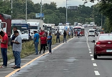 Cierre de la Interamericana en Divisa paraliza el tráfico por varias horas