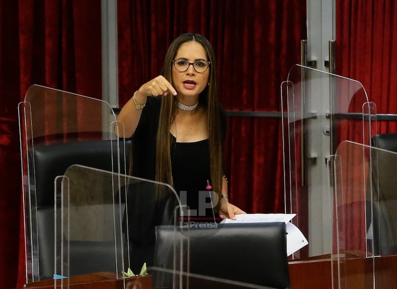 Flor Mizrachi introduce demanda en la Corte; Zulay Rodríguez reacciona