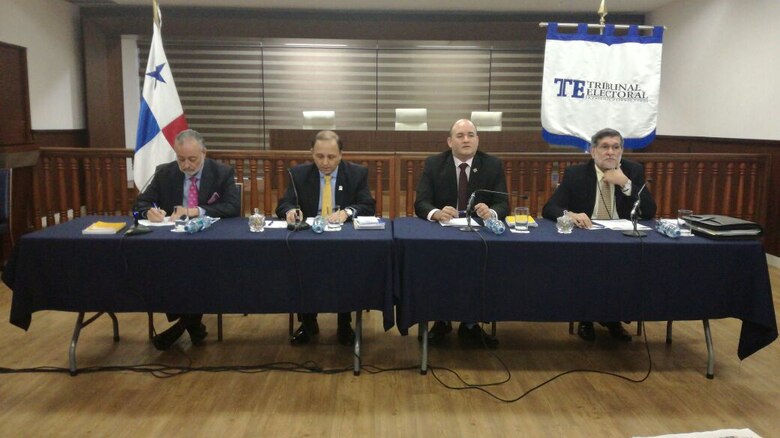 Primera reunión entre magistrados y aspirantes presidenciales por la libre