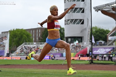 Yulimar Rojas a la final del Mundial sin despeinarse; Gidey destrona a Hassan