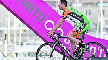 Expulsan a ciclistas del Giro por dopaje