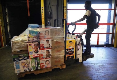 Estados Unidos intensifica ayuda a Puerto Rico mientras crece desesperación popular