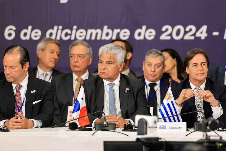 Panamá ingresa como Estado Asociado al Mercosur y se defiende frente a las listas discriminatorias