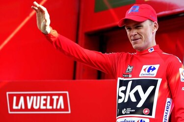 Froome recupera tiempo y sigue en control de la Vuelta a España