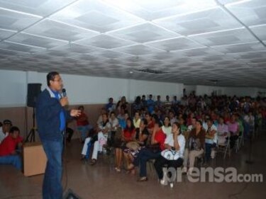 Docentes ignoran al Meduca y realizan asamblea en Veraguas