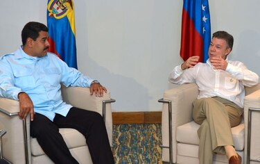 Santos y Maduro se ven las caras en Quito tras un mes de crisis fronteriza