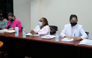 Esta semana continuará diálogo con enfermeras sobre pago de sobresueldos