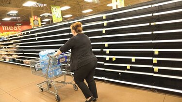 Texas espera a Harvey, convertido en huracán de categoría 2