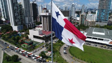 Bolsa de Valores de Panamá negoció $5,323 millones en 2017, un 27.8% menos