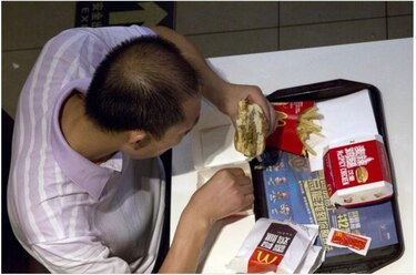 Escándalo de carne podrida en China se expande a más marcas y llega a Japón