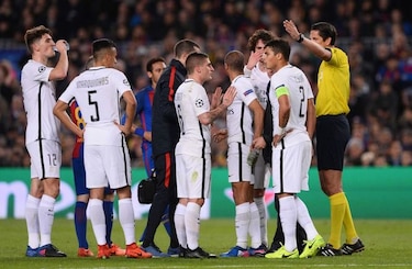 PSG presenta queja oficial a la UEFA por el arbitraje en Barcelona