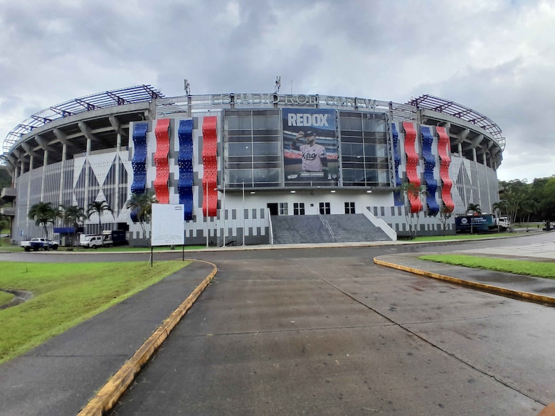Tras su salida, Max Estrada defiende la gestión del patronato del Rod Carew; Pandeportes lo refuta