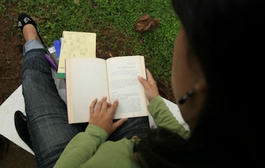 Publican primera versión castellano-japonesa del texto indígena "Popol Vuh"