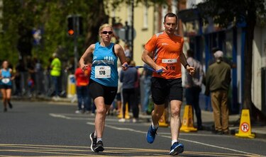 Una atleta ciega recibe el histórico permiso para correr en un Mundial ultra