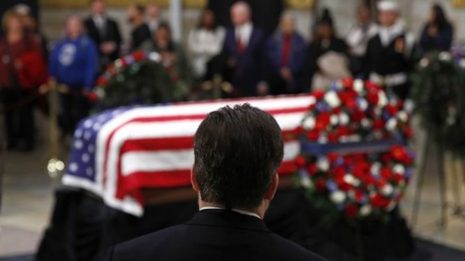 Donald Trump se suma a los homenajes a George H.W. Bush