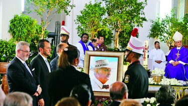 Despiden a Rubén Darío Carles