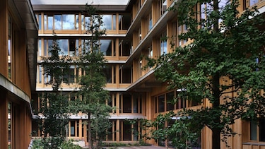Cómo es el edificio creado para combatir la soledad que ganó uno de los premios de arquitectura más prestigiosos del mundo
