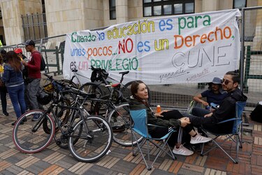 Maestros colombianos aseguran que seguirán protestando hasta hundir ley de educación