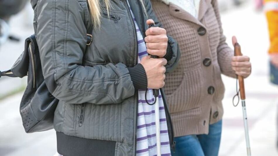 Colores de los bastones guía para ciegos tienen su función