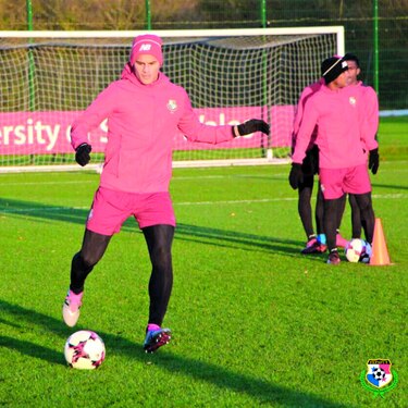 Baloy y Blas vuelven a la titular ante Gales