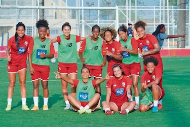 Selección femenina de fútbol sale en busca de otra victoria
