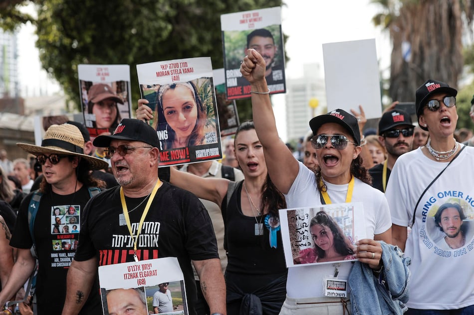 Familiares de rehenes israelíes en Gaza llaman al alto el fuego tras 300 días de guerra