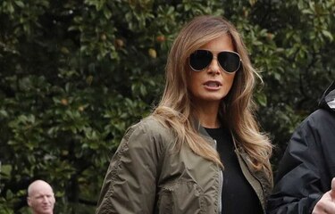 Melania Trump impacta con su ‘look’ para visitar las áreas inundadas por Harvey