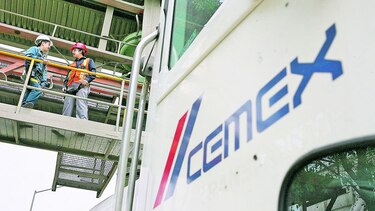 Subsidiaria de Cemex hace oferta millonaria