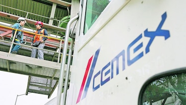 Subsidiaria de Cemex hace oferta millonaria