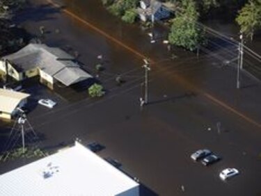 Ordenan evacuaciones en Carolina del Norte por inundaciones