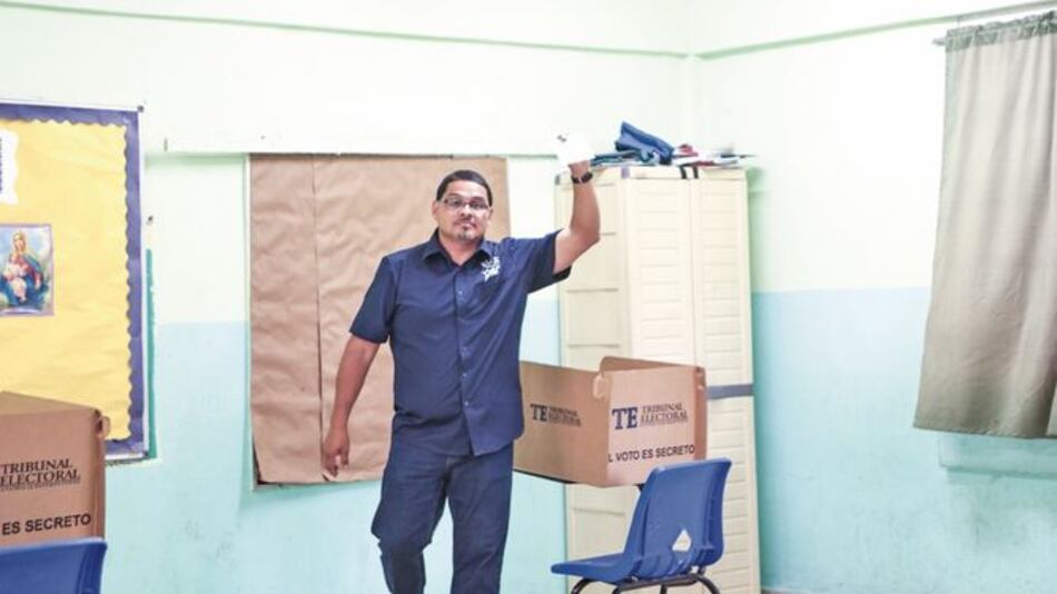 Saúl Méndez gana candidatura del FAD con menos de 3 mil votos