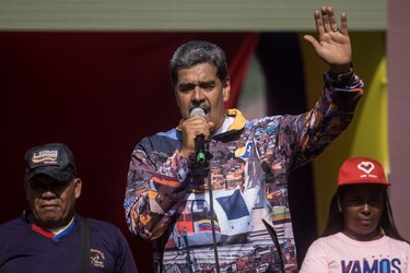 El chavismo asegura que todas las encuestas pronostican la segunda reelección de Maduro