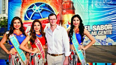 Atlas izó la bandera del Carnaval 2015