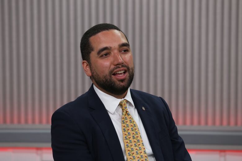 ¿Nuevo gol en la Asamblea?: Comisión de Gobierno acoge proyecto de ley que podría beneficiar a Martinelli