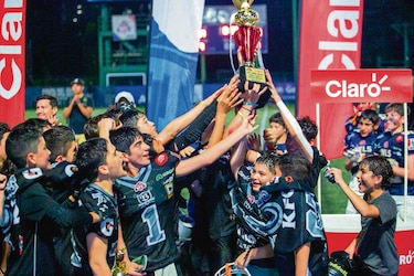 Raiders se coronan en Mini Contact KFL