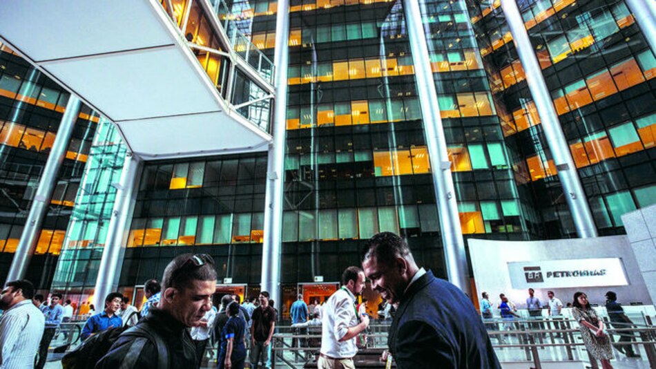 Angustia en Petrobras tras deuda y escándalos