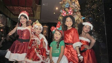 El hotel Le Meridien Panamá realiza la encendida de su de árbol de Navidad
