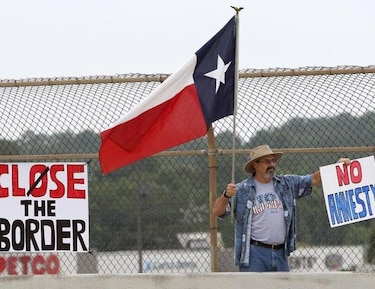 Mayoría de los votantes de Texas desea leyes migratorias más estrictas