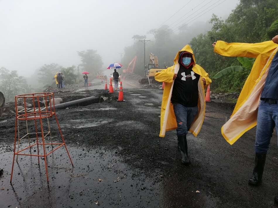 Logran despejar un punto de la carretera Chiriquí-Bocas; conductores logran avanzar