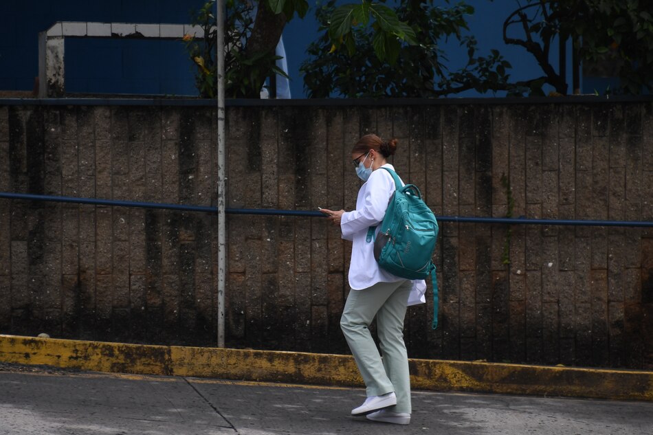 Licencia con sueldo para médicos generales que se especialicen y trabajen en zonas rurales
