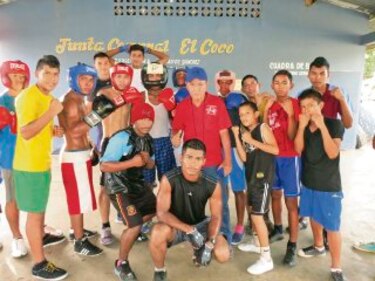 Un incansable maestro de boxeo