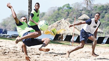 Selección de fútbol playa hace su aparición hoy