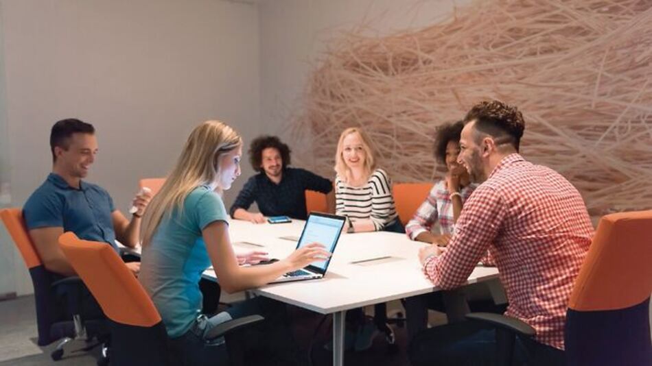 Los jóvenes de EU creen que pueden salvar el mundo y ser ricos