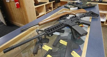 Organización LGBT pide medidas contra violencia con armas