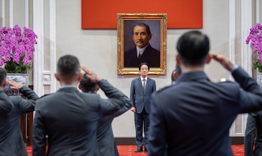 Japón y China continúan su pulso por Taiwán pese a las llamadas de Trump a ambos líderes