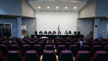 Con baja participación, se inician las consultas en la capital sobre las reformas constitucionales