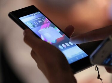 Expulsan de Emiratos a una mujer por mirar sin permiso el teléfono de su marido