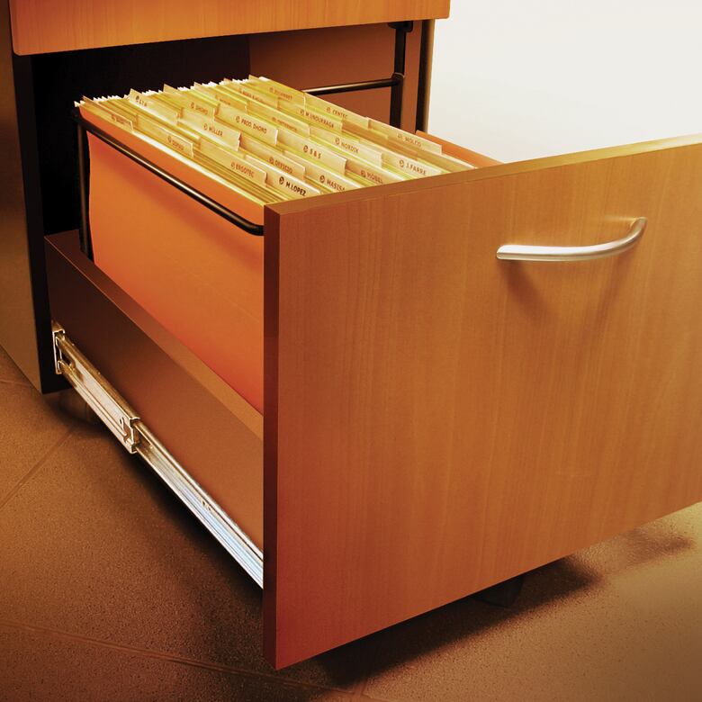 Los herrajes esenciales para la ebanistería