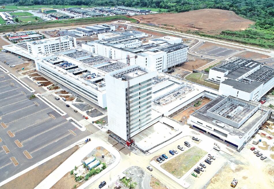 La disección del contrato de la Ciudad de la Salud